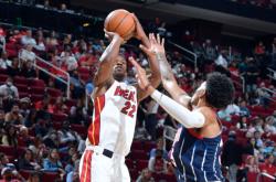 九游-巴特勒连续二十场比赛得分超过连败，中国队挑战极限！的简单介绍